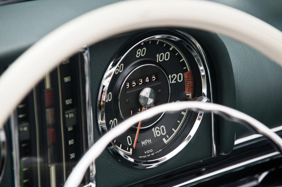  Mercedes-Benz 300 SL Roadster 1960 года  (фото 8 из 60)